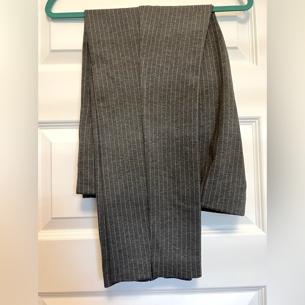 Chicos slacks pull on elastic waist, size 1.5, heather grey small pinstripe